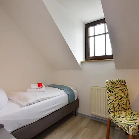 Hotel Der Distelhof Mit Scheunencafe Dillstadt