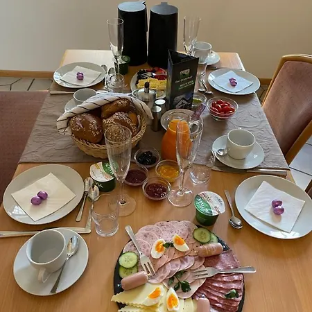 Hotel Der Distelhof Mit Scheunencafe Dillstadt