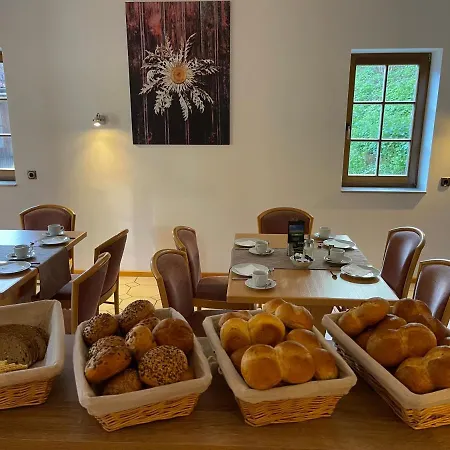 酒店 Der Distelhof - Ihr Land- Und Tagungshotel Zwischen Rennsteig Und Rhoen 3*